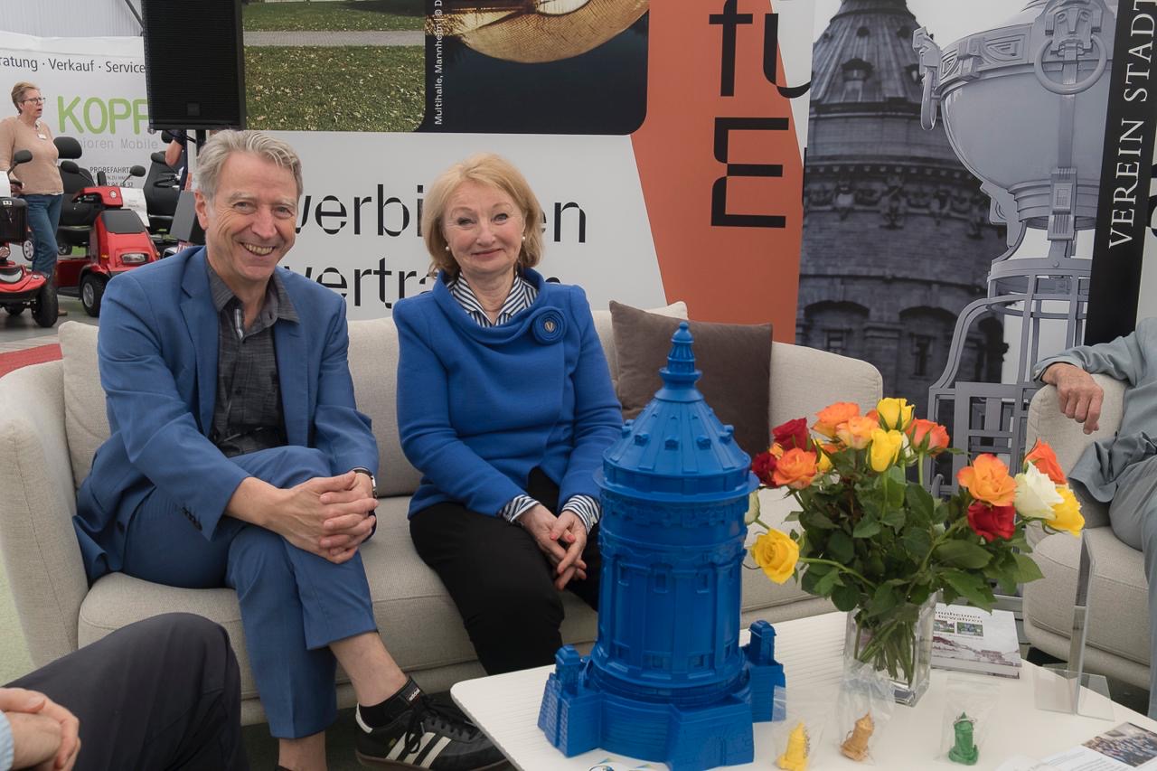 Musikprogramm und Talk-Kontext am Stand
